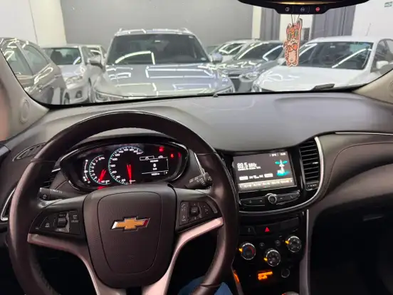 CHEVROLET-TRACKER-2017