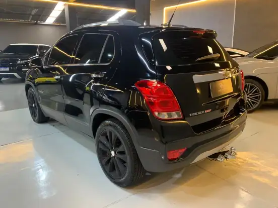CHEVROLET-TRACKER-2018
