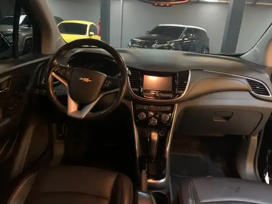 CHEVROLET-TRACKER-2018
