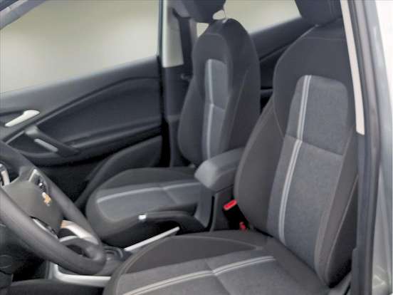 CHEVROLET-TRACKER-2023