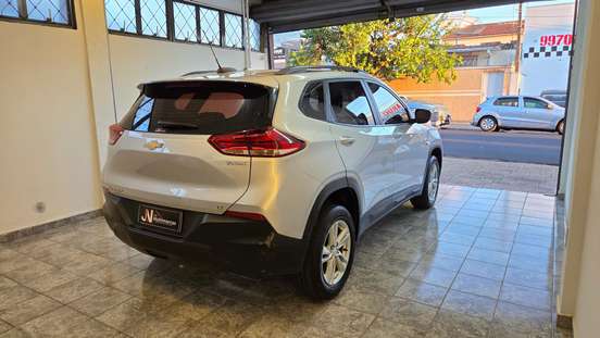 CHEVROLET-TRACKER-2021