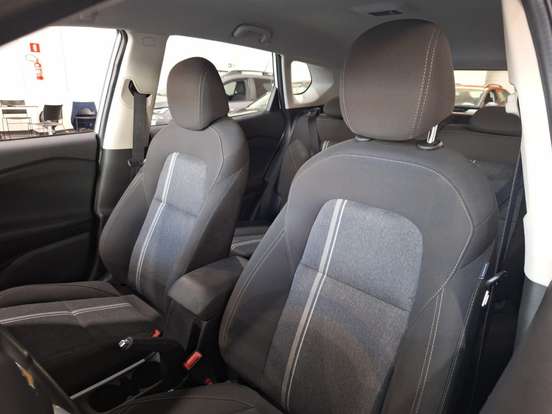 CHEVROLET-TRACKER-2025