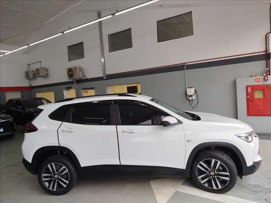 CHEVROLET-TRACKER-2024