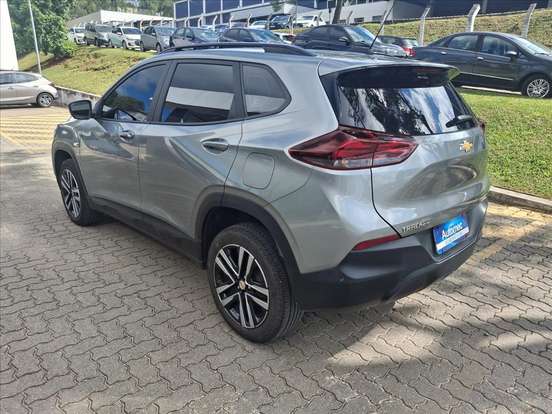 CHEVROLET-TRACKER-2023