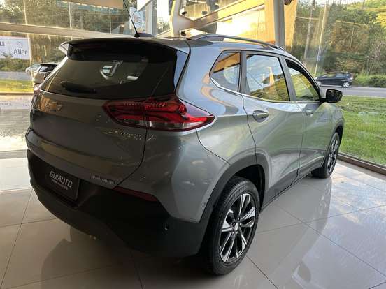 CHEVROLET-TRACKER-2023
