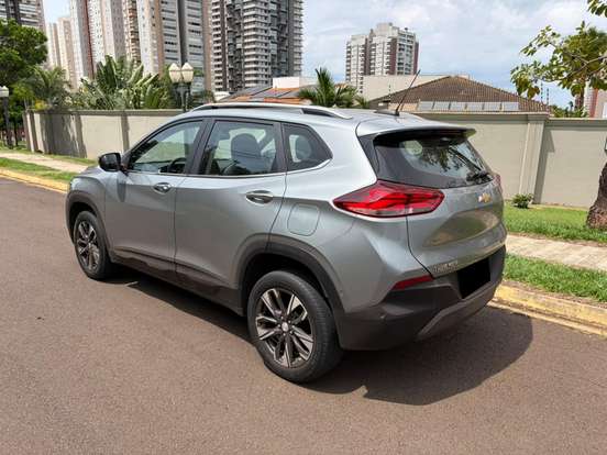 CHEVROLET-TRACKER-2023