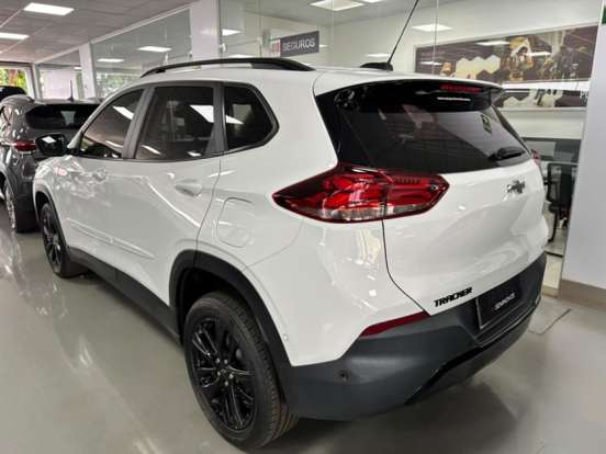 CHEVROLET-TRACKER-2024