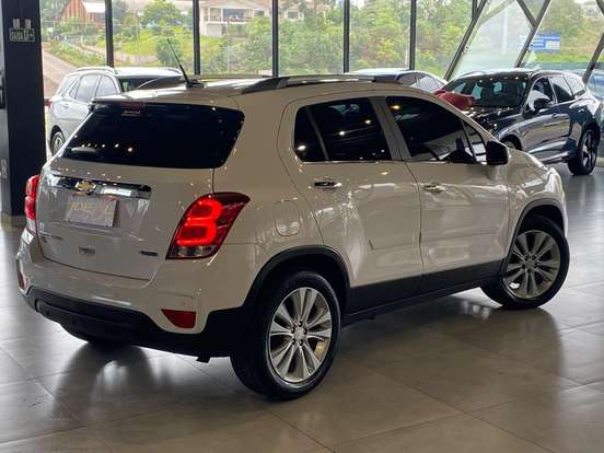 CHEVROLET-TRACKER-2017
