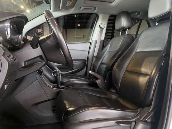 CHEVROLET-TRACKER-2017