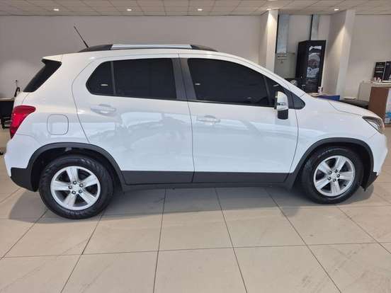 CHEVROLET-TRACKER-2018