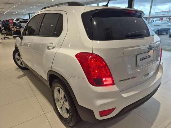 CHEVROLET-TRACKER-2018