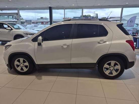 CHEVROLET-TRACKER-2018