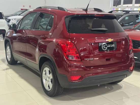 CHEVROLET-TRACKER-2018
