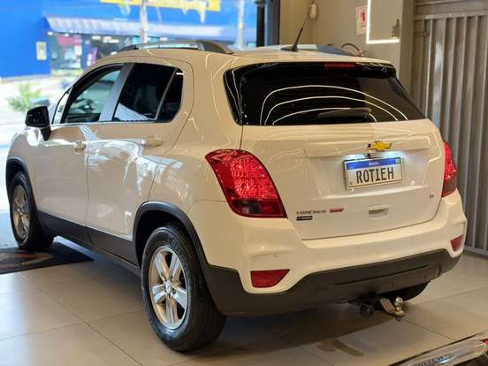 CHEVROLET-TRACKER-2017