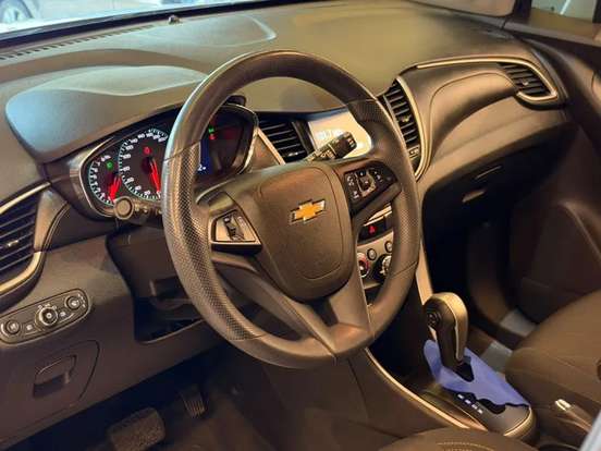 CHEVROLET-TRACKER-2017
