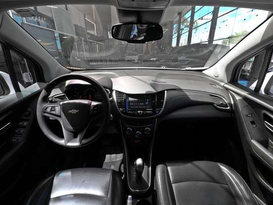 CHEVROLET-TRACKER-2017