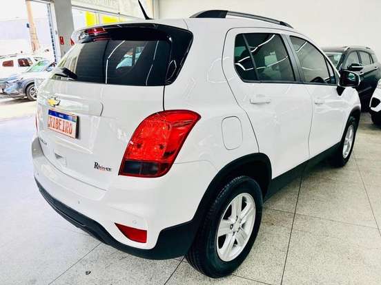CHEVROLET-TRACKER-2017