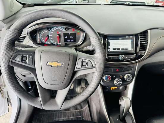 CHEVROLET-TRACKER-2017