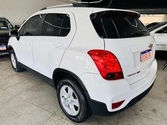 CHEVROLET-TRACKER-2017