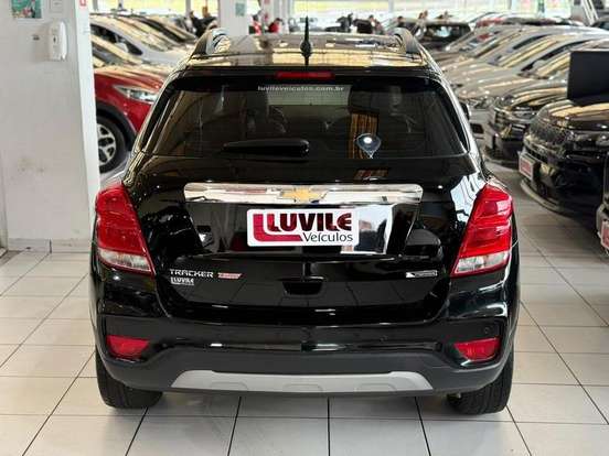 CHEVROLET-TRACKER-2018