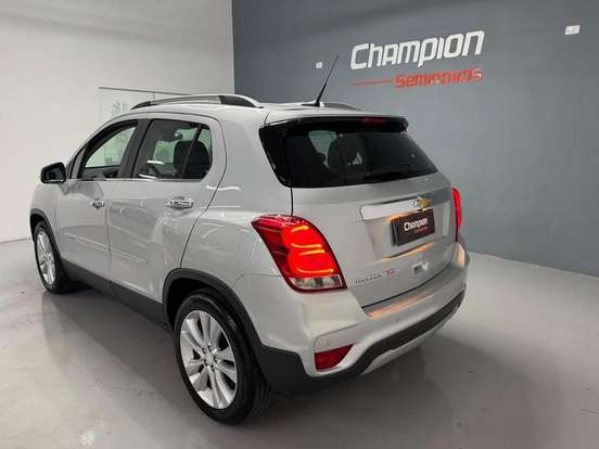 CHEVROLET-TRACKER-2019