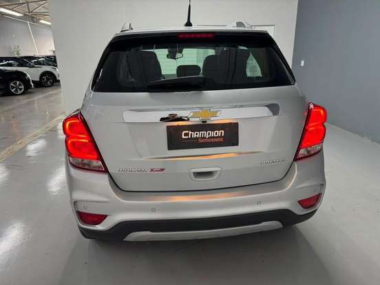 CHEVROLET-TRACKER-2019