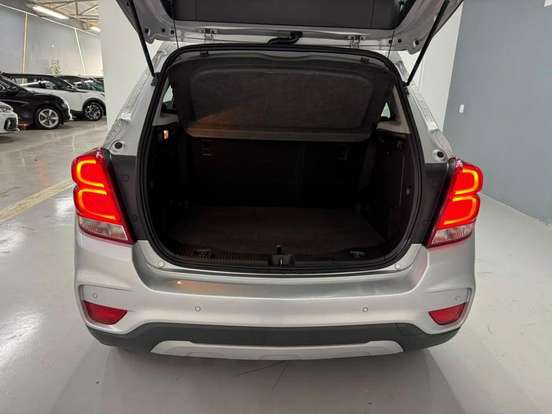 CHEVROLET-TRACKER-2019