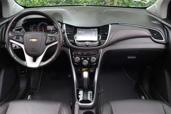 CHEVROLET-TRACKER-2019