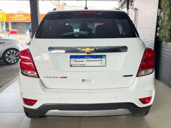 CHEVROLET-TRACKER-2017