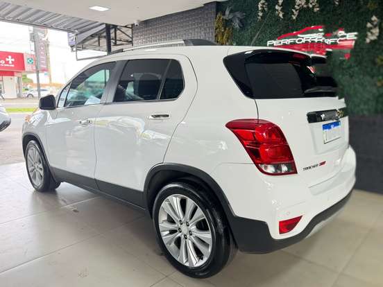 CHEVROLET-TRACKER-2017