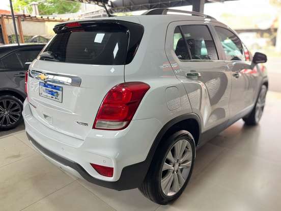 CHEVROLET-TRACKER-2017