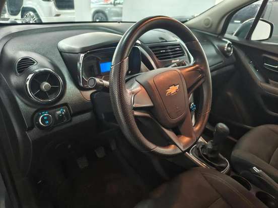 CHEVROLET-TRACKER-2013