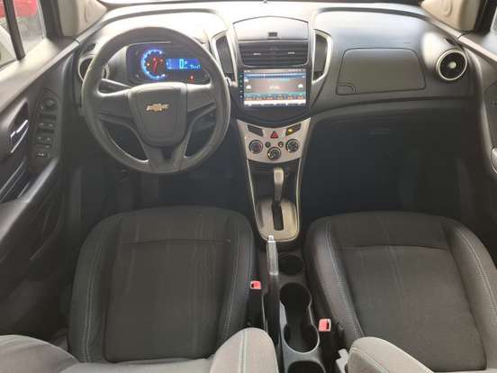 CHEVROLET-TRACKER-2015