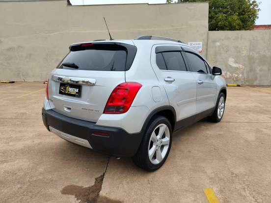 CHEVROLET-TRACKER-2015