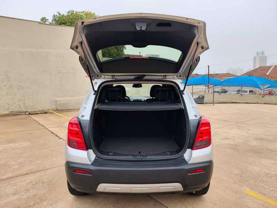 CHEVROLET-TRACKER-2015