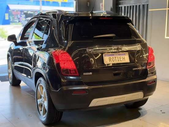 CHEVROLET-TRACKER-2015