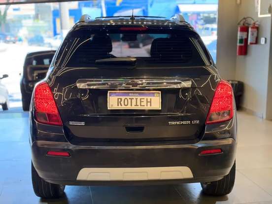 CHEVROLET-TRACKER-2015