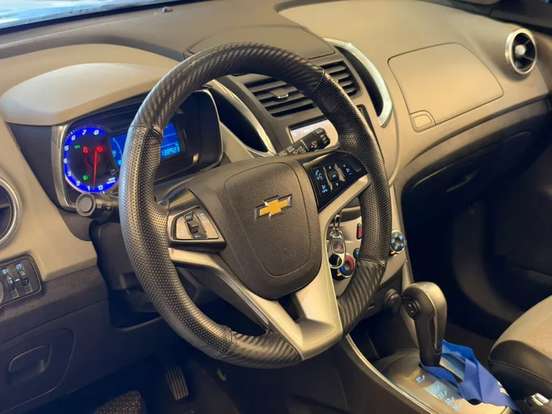 CHEVROLET-TRACKER-2015