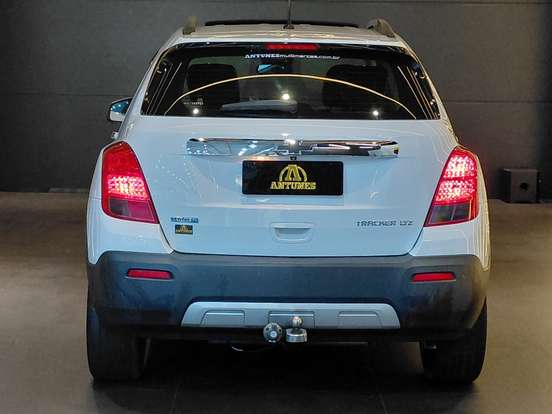 CHEVROLET-TRACKER-2015