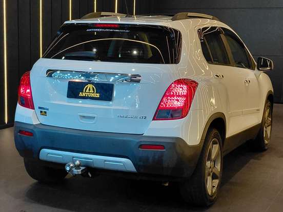 CHEVROLET-TRACKER-2015