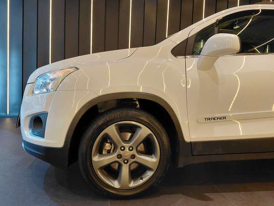 CHEVROLET-TRACKER-2015