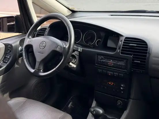 CHEVROLET-ZAFIRA-2009