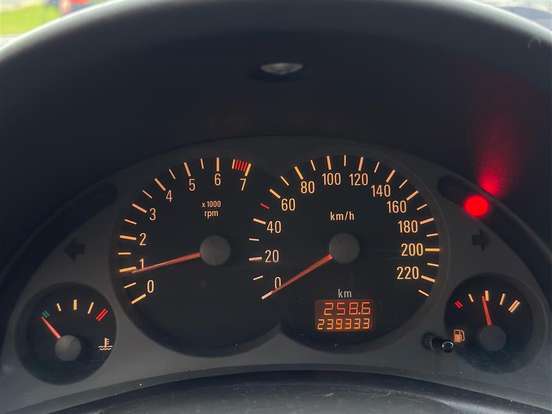 CHEVROLET-CORSA-1.0 MPFI 8V GASOLINA 4P MANUAL CHEVROLET-CORSA-2003