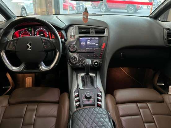CITROËN-DS5-2012