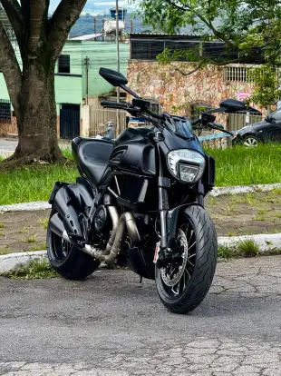 DUCATI-DIAVEL DARK-2016