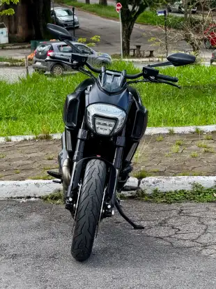 DUCATI-DIAVEL DARK-2016