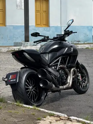 DUCATI-DIAVEL DARK-2016