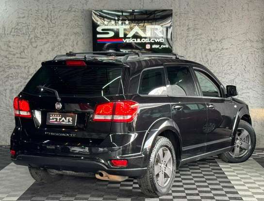 FIAT-FREEMONT-2012