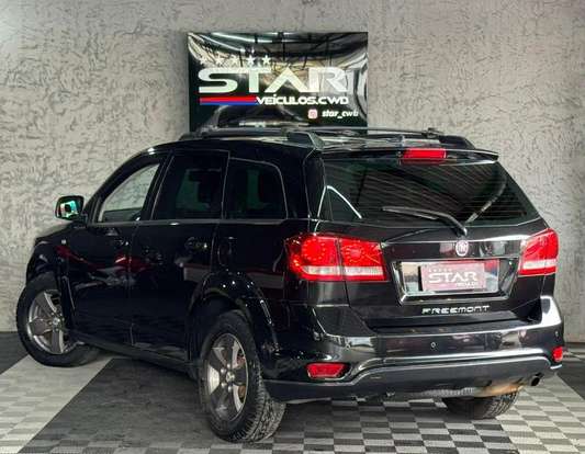 FIAT-FREEMONT-2.4 EMOTION 16V GASOLINA 4P AUTOMÁTICO FIAT-FREEMONT-2012