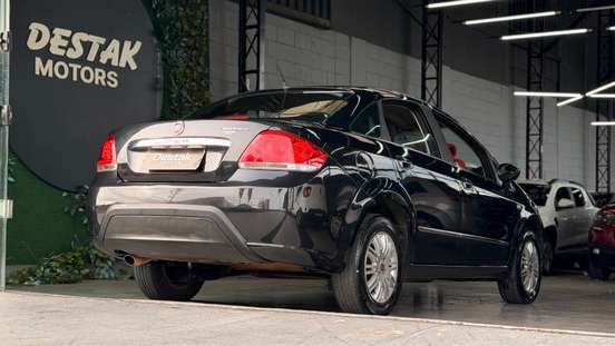 FIAT-LINEA-2015